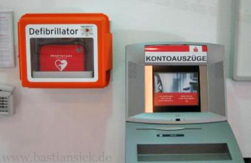 Defibrillator - Kontoauszüge_WZ (Bonn) © Ilona Reber 22.07.2014_dklr7bAX_f.jpg